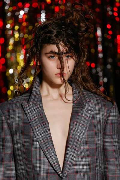 Look 12